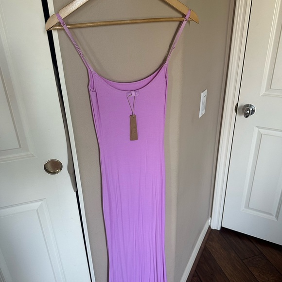 Skims soft lounge slip dress petal pink NWT size M medium - Picture 3 of 4